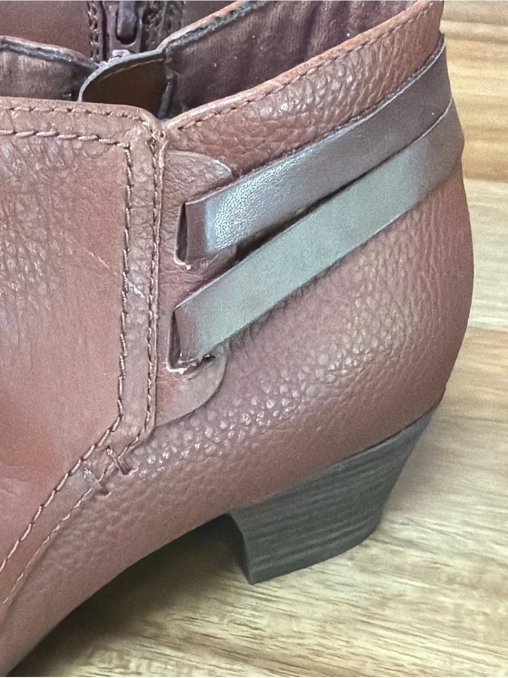 Clarks Valarie 2 Ashly Boot Women Size 6.5 Brown Leather Bootie Block Heel Comfy